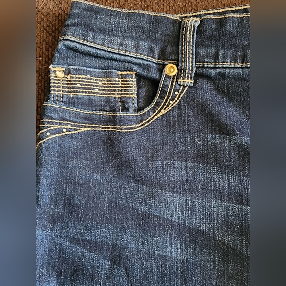 Chicos So Lifting Cropped Denim - Picture 2 of 4